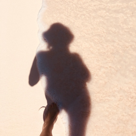 Meet your Posher, Mindy - Picture 2 of 2